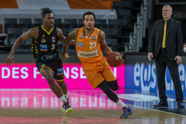 他的每一个 他的每一个