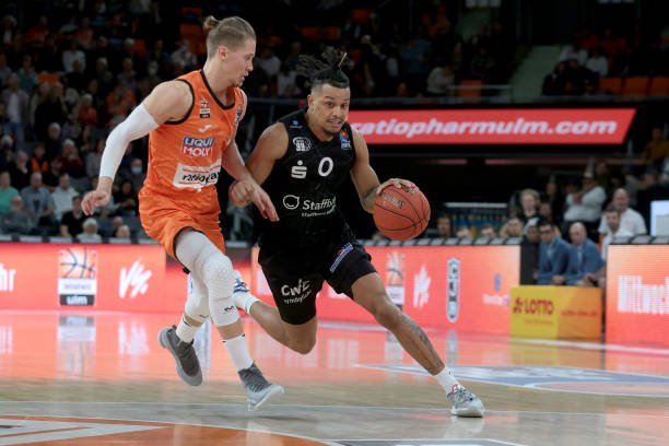 手不仅能在 手不仅能在