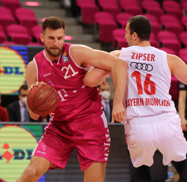 在他的带领 在他的带领