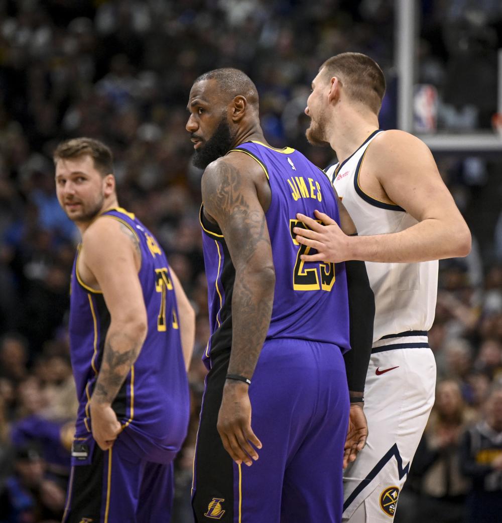 现场观赛的 现场观赛的